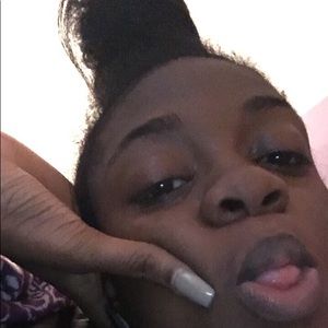 Meet your Posher, Yolanda